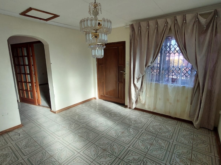 6 Bedroom Property for Sale in Flora Park Northern Cape